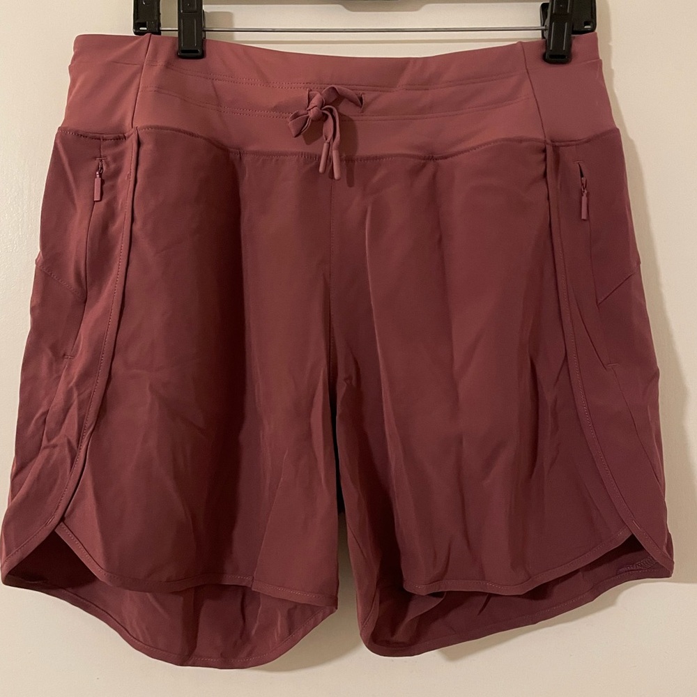 NWOT Willit size Large 5” athletic shorts
